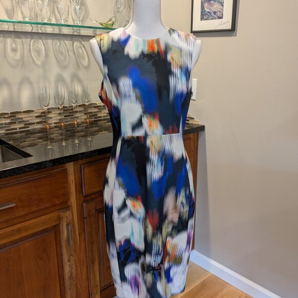 Lovely Calvin Klein Blue & Ivory Abstract Print Sleeveless Sheath Dress Size 8 - Picture 3 of 5